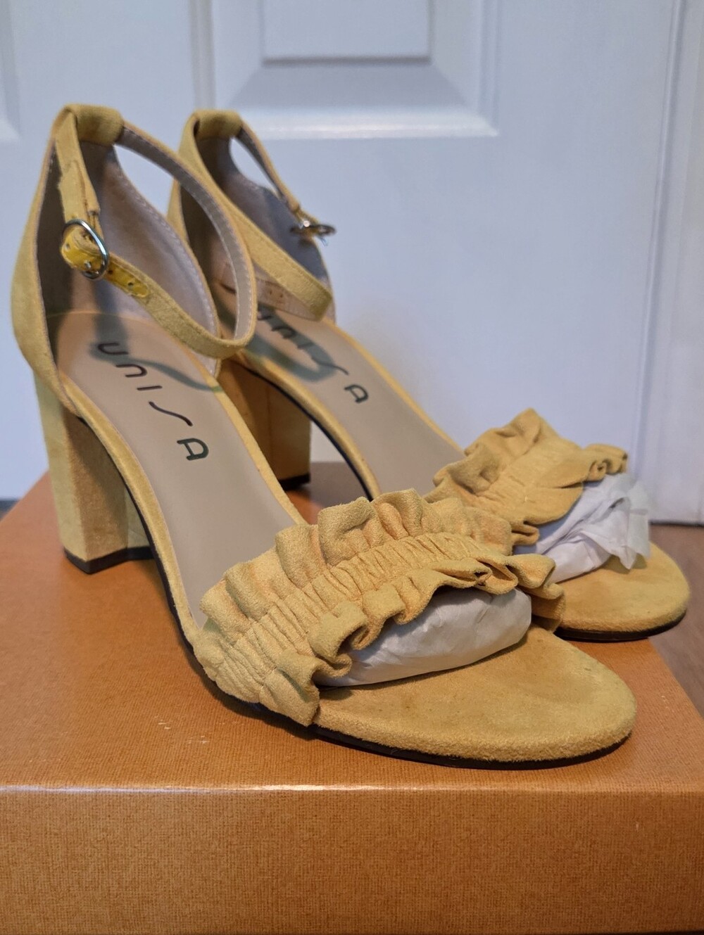 Unisa Yellow Dress Sandals, 3 Inch Heel, Size 7.5, Vegan Suede